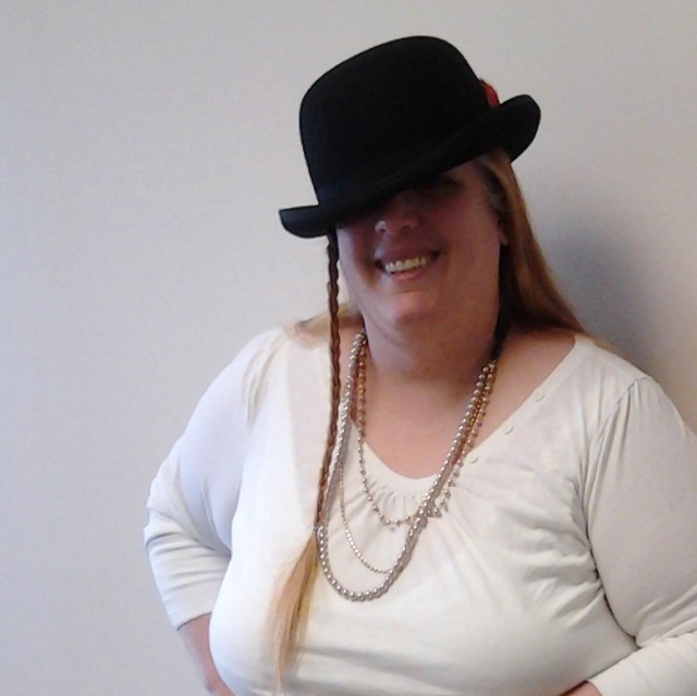 Derby wife 03 square